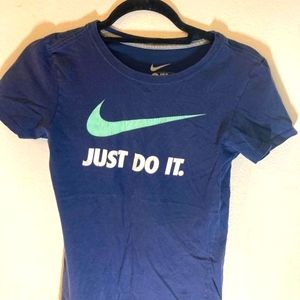 Vintage Nike Just Do It Swoosh tee shirt size small